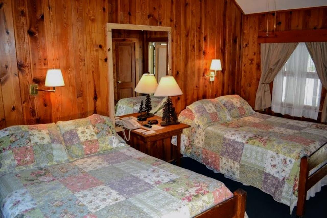 Mitchell'S Lodge And Cottages Highlands Room photo