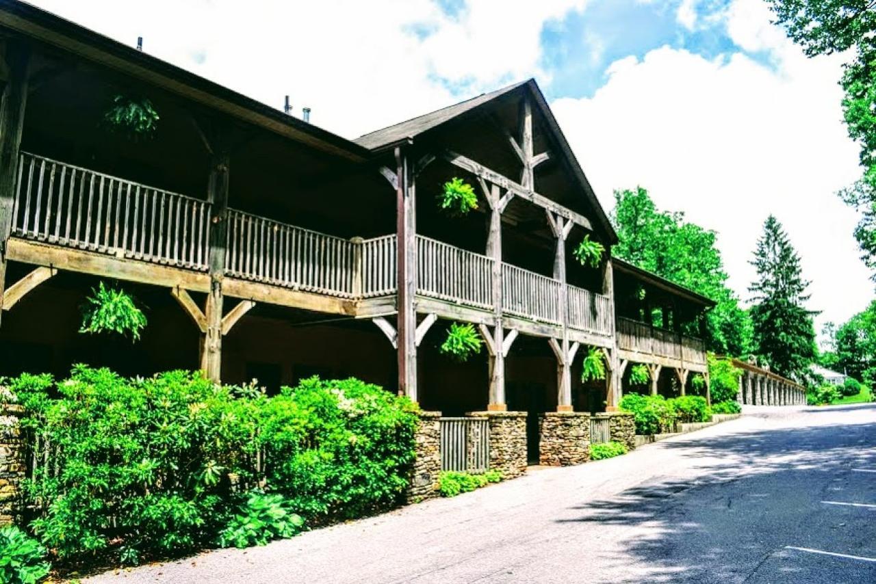 Mitchell'S Lodge And Cottages Highlands Exterior photo